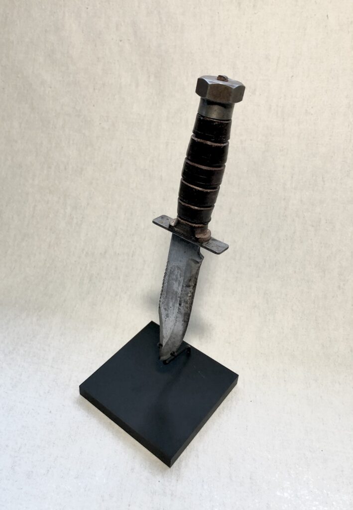 dagger display