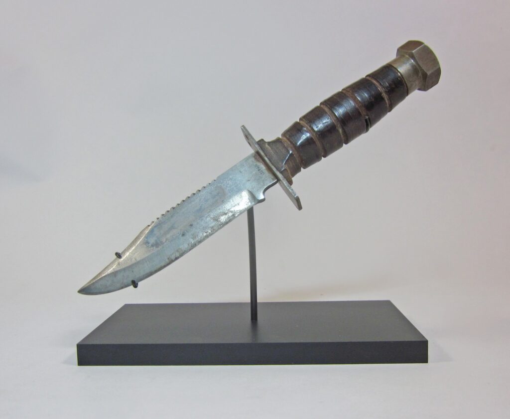 knife and dagger display stand